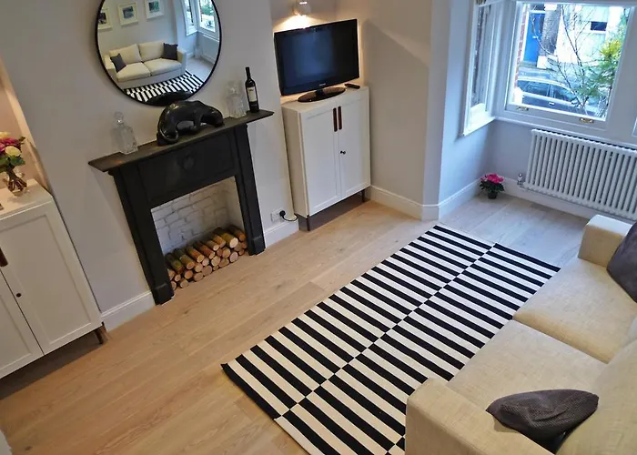 Sparkling Apartment In Kensington Olympia