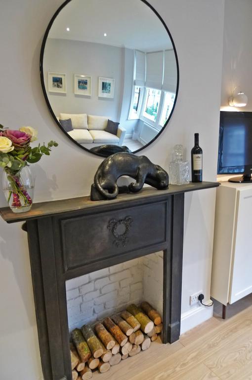 Sparkling Apartment In Kensington Olympia Apartment London
